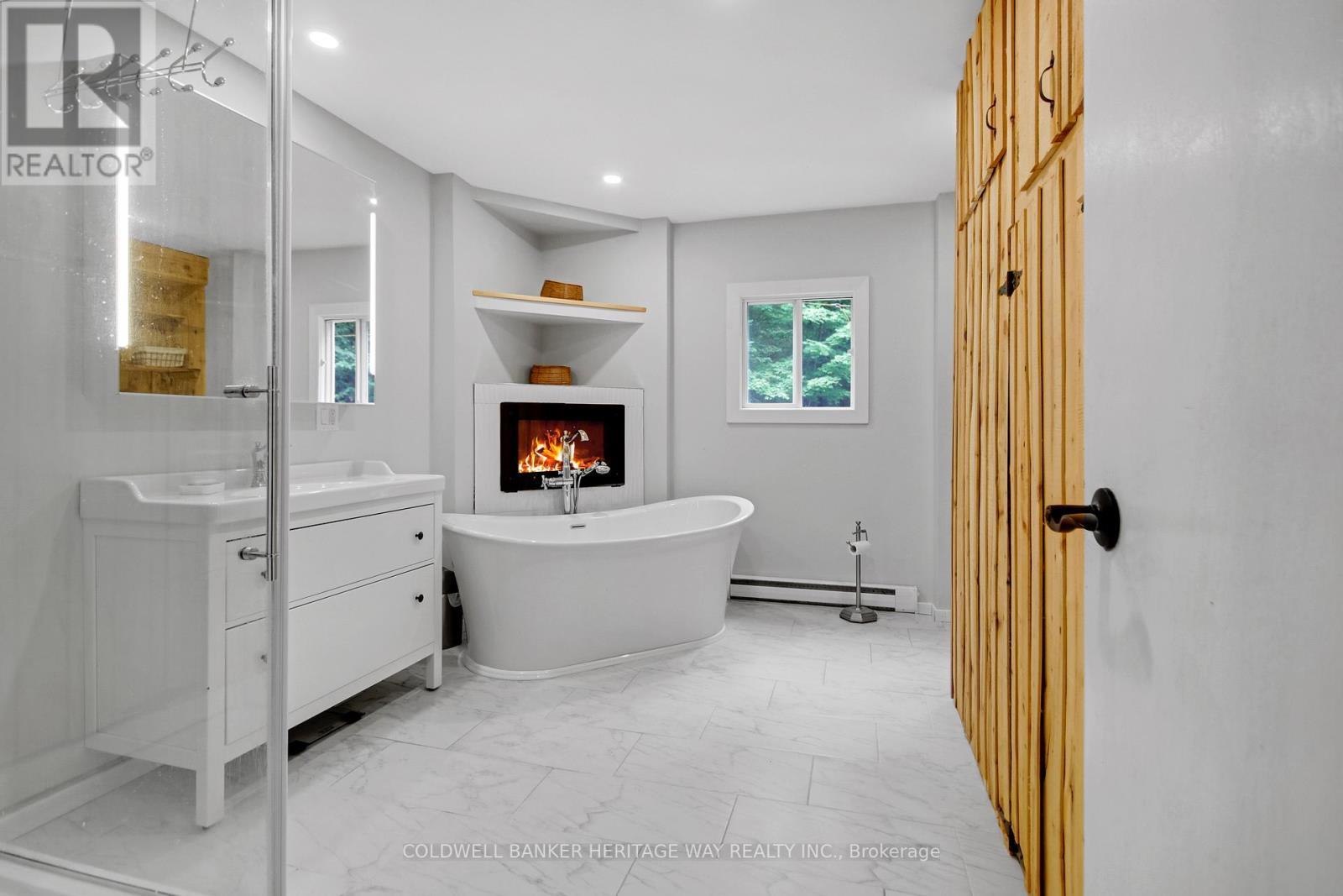 828 Ashby Road, Lanark Highlands, ON - Indoor Photo Showing Bathroom