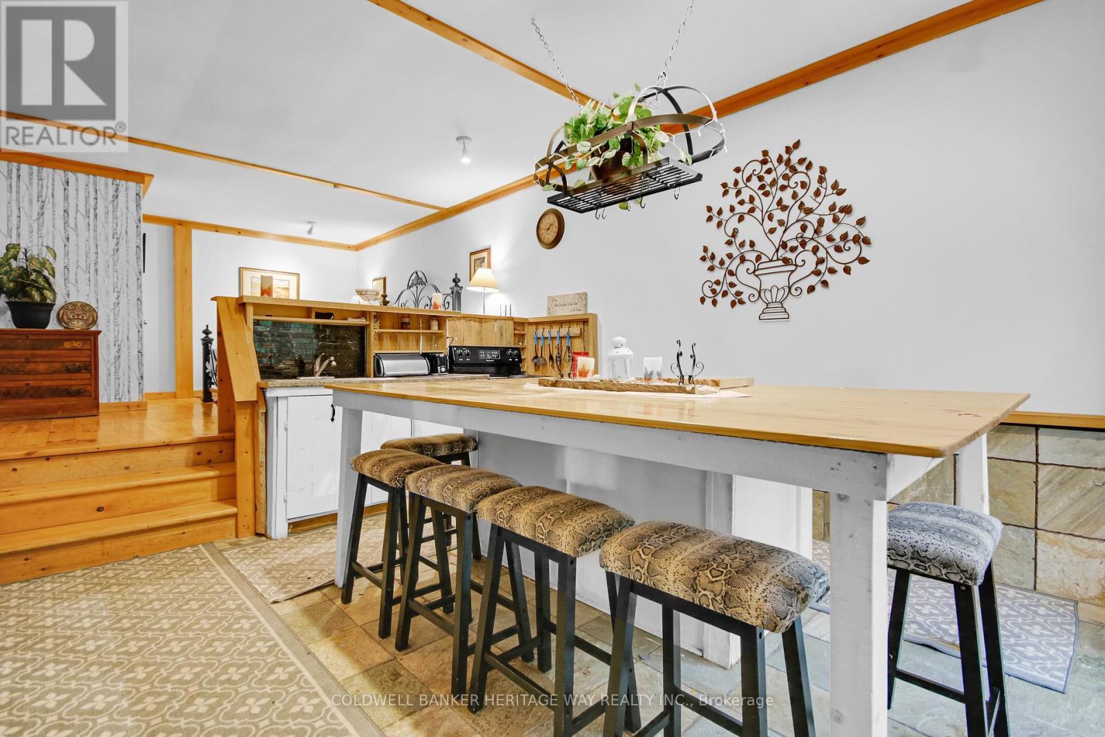 828 Ashby Road, Lanark Highlands, ON - Indoor Photo Showing Dining Room