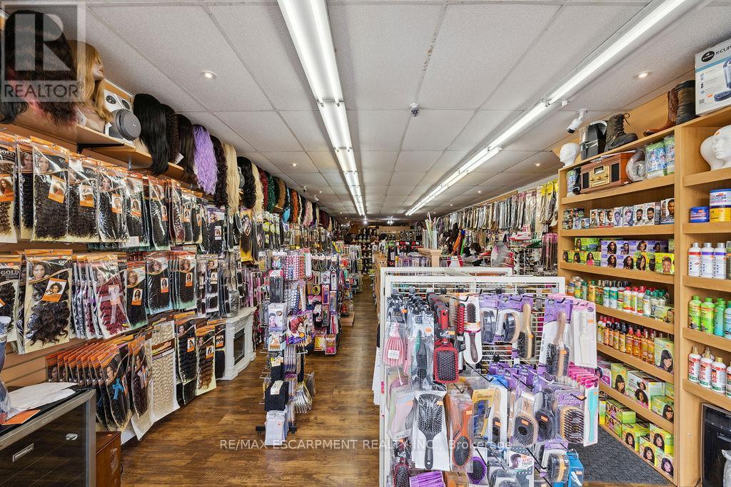 952 Upper Wellington Street, Hamilton, ON