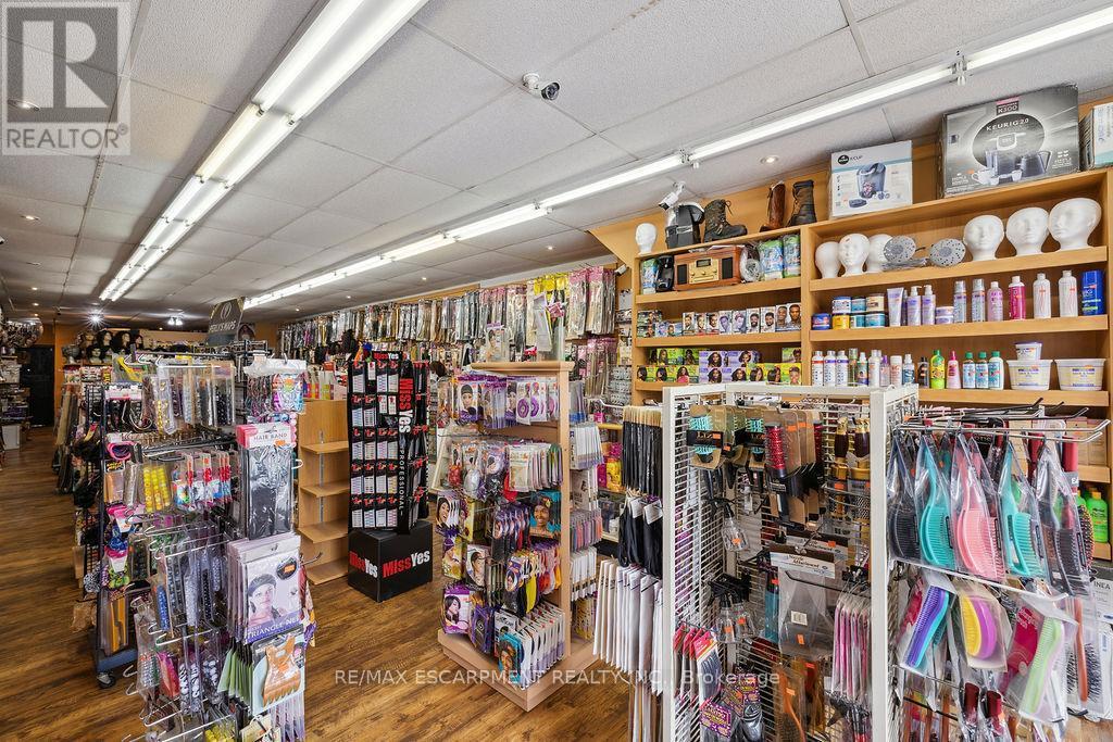 952 Upper Wellington Street, Hamilton, ON