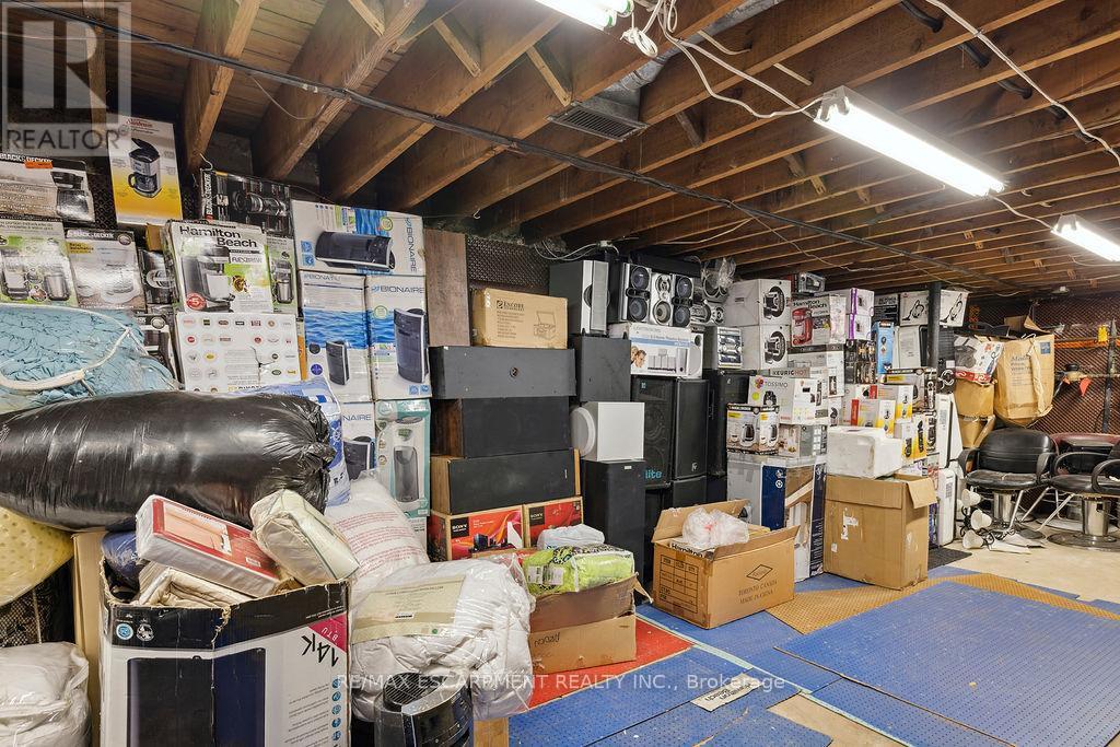 952 Upper Wellington Street, Hamilton, ON