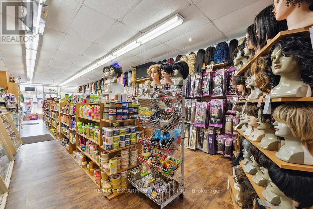 952 Upper Wellington Street, Hamilton, ON