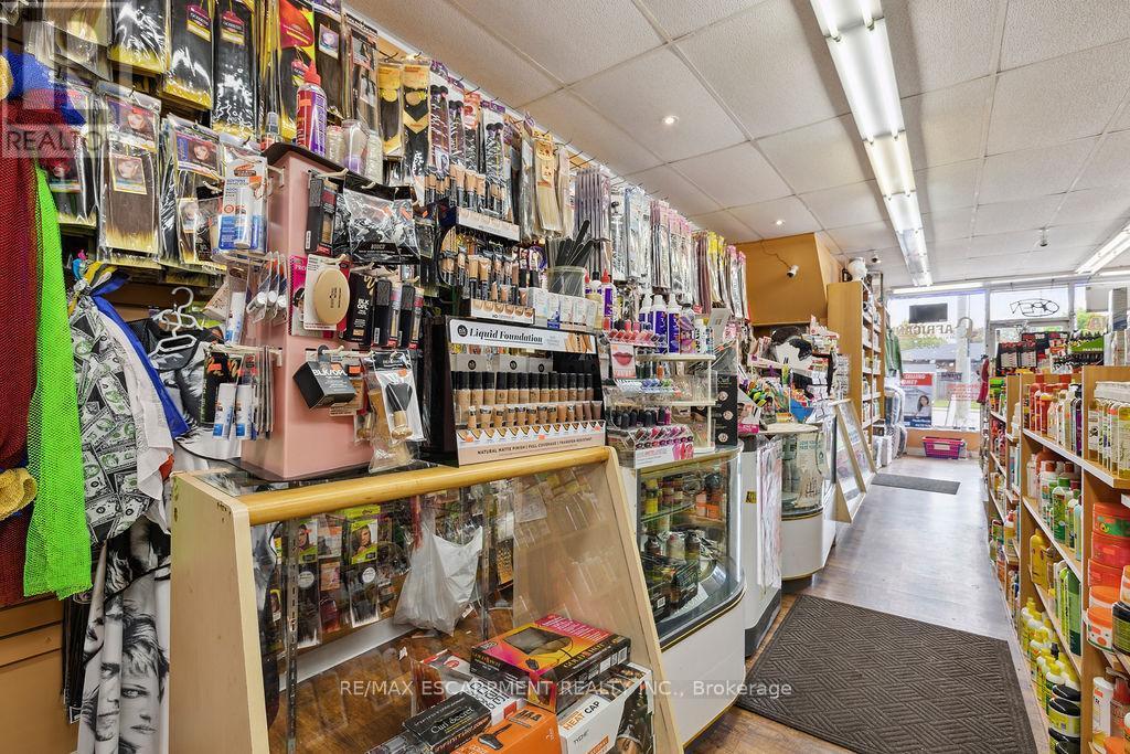 952 Upper Wellington Street, Hamilton, ON