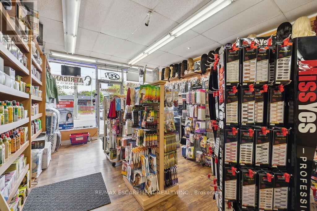 952 Upper Wellington Street, Hamilton, ON