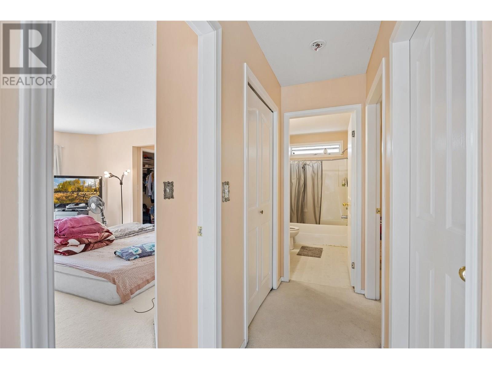 587 Monarch Drive, Kamloops, BC - Indoor Photo Showing Other Room