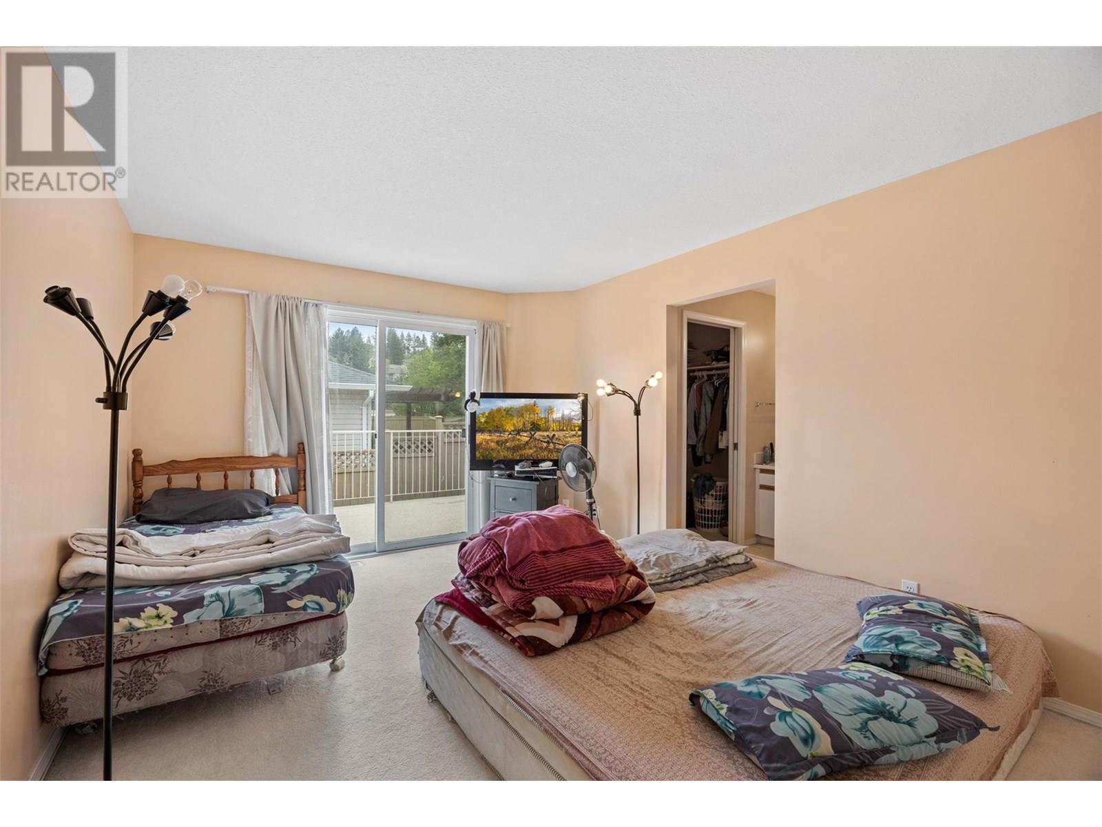587 Monarch Drive, Kamloops, BC - Indoor Photo Showing Bedroom