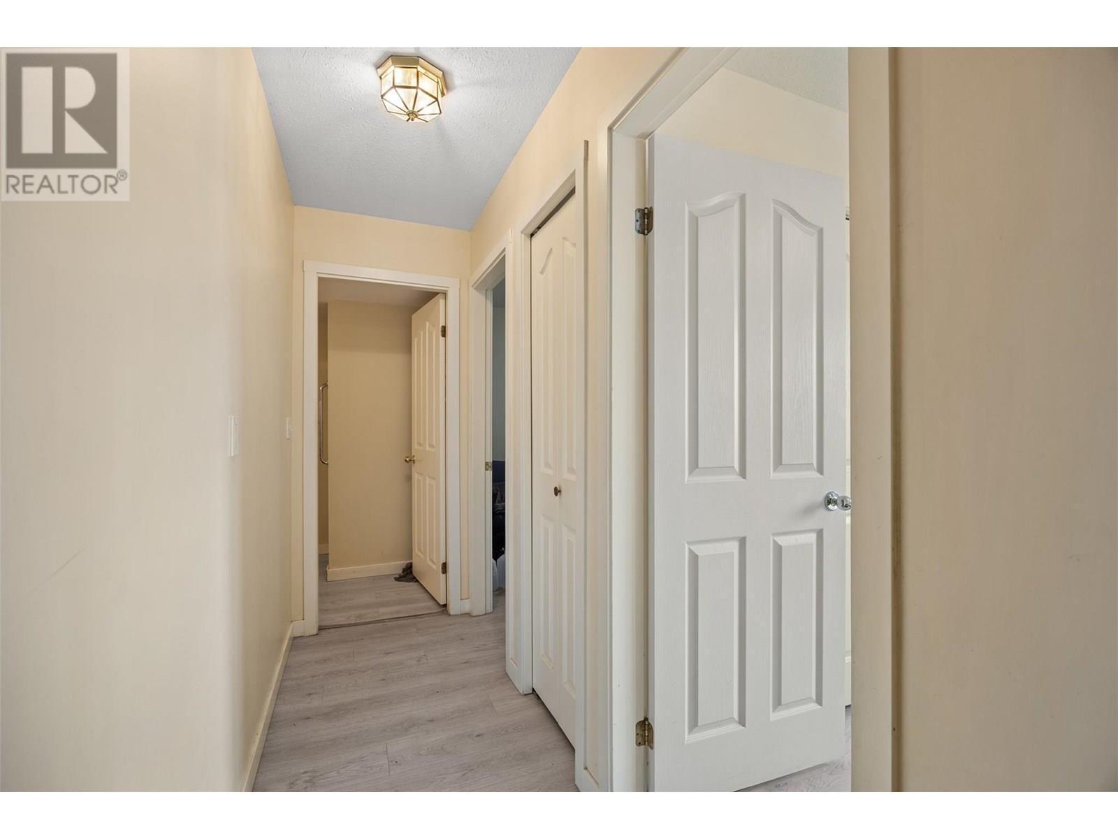 587 Monarch Drive, Kamloops, BC - Indoor Photo Showing Other Room