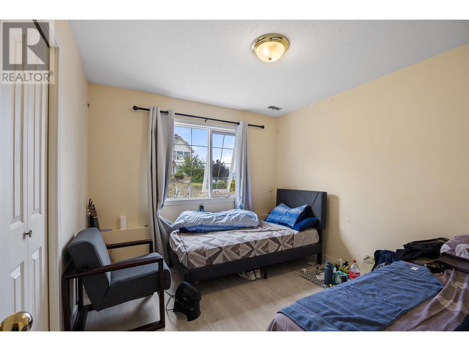 587 Monarch Drive, Kamloops, BC - Indoor Photo Showing Bedroom