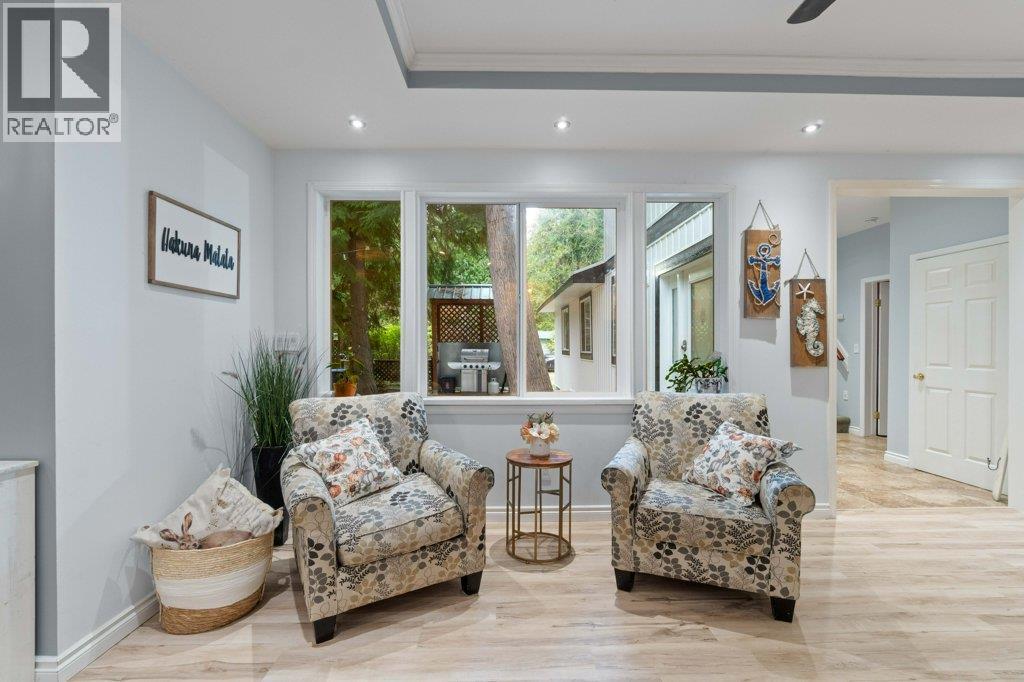 9048 Hummingbird Drive, Swansea Point, BC - Indoor