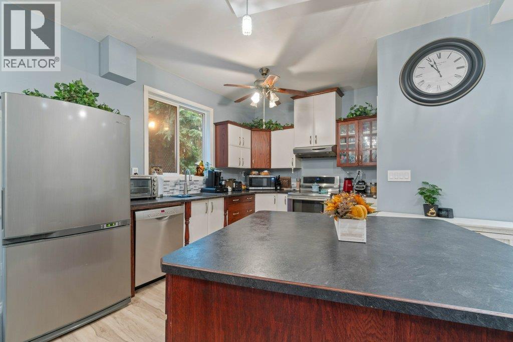 9048 Hummingbird Drive, Swansea Point, BC - Indoor