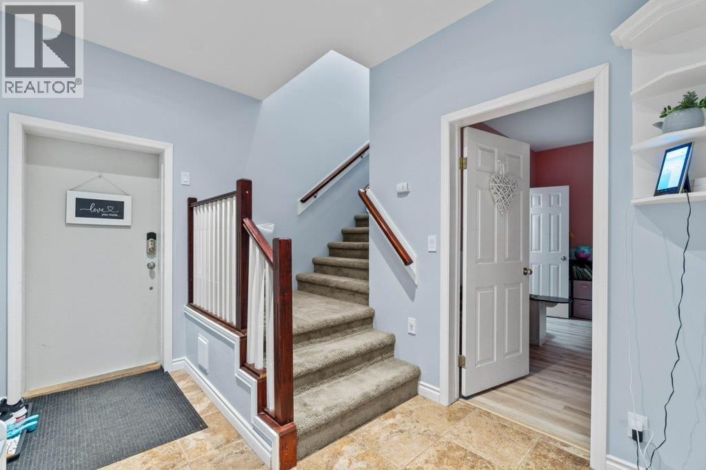 9048 Hummingbird Drive, Swansea Point, BC - Indoor Photo Showing Other Room