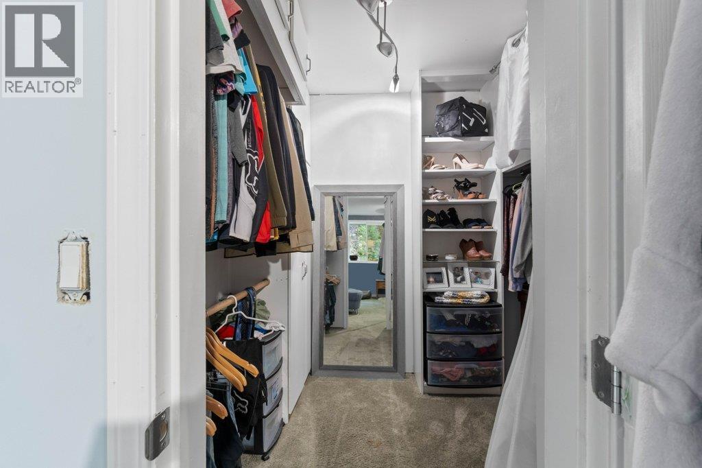 9048 Hummingbird Drive, Swansea Point, BC - Indoor