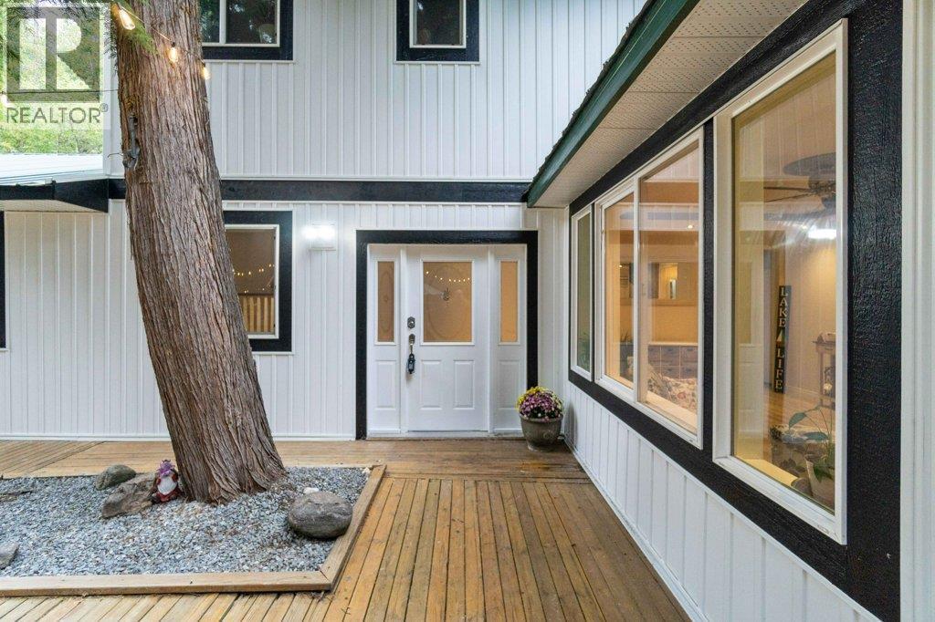 9048 Hummingbird Drive, Swansea Point, BC - Outdoor With Deck Patio Veranda With Exterior