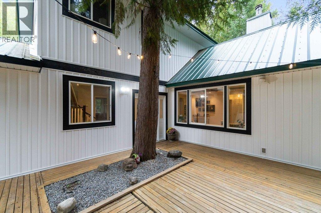9048 Hummingbird Drive, Swansea Point, BC - Outdoor With Deck Patio Veranda With Exterior
