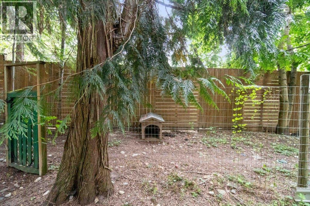 9048 Hummingbird Drive, Swansea Point, BC - Outdoor