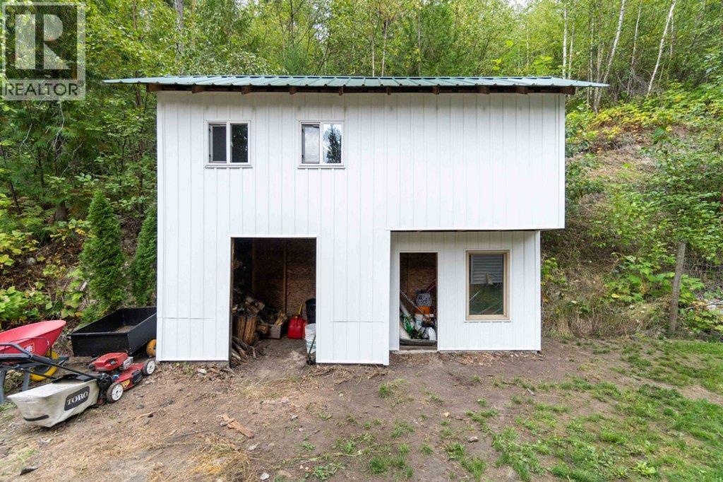 9048 Hummingbird Drive, Swansea Point, BC - Outdoor