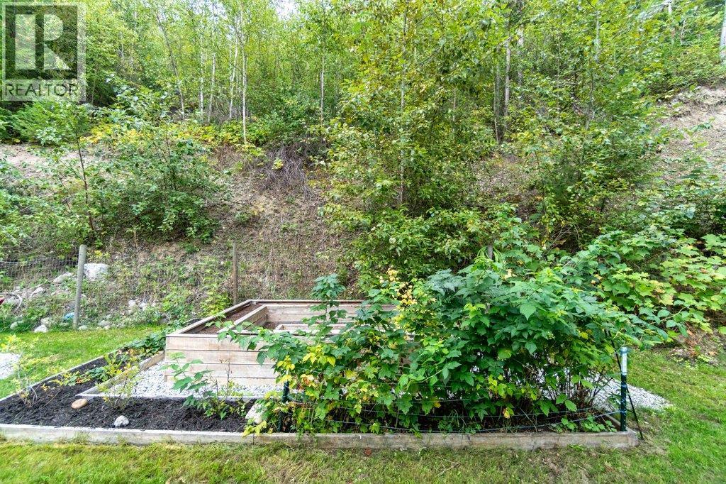 9048 Hummingbird Drive, Swansea Point, BC - Outdoor