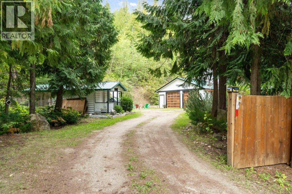 9048 Hummingbird Drive, Swansea Point, BC - Outdoor