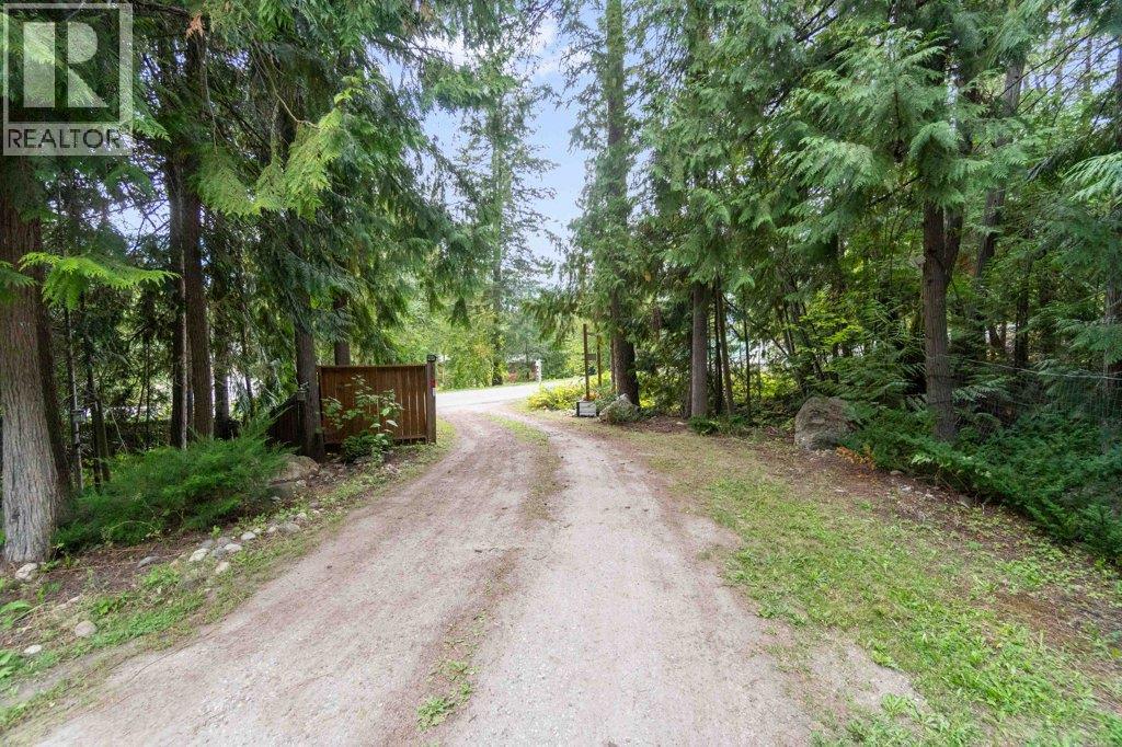 9048 Hummingbird Drive, Swansea Point, BC - Outdoor