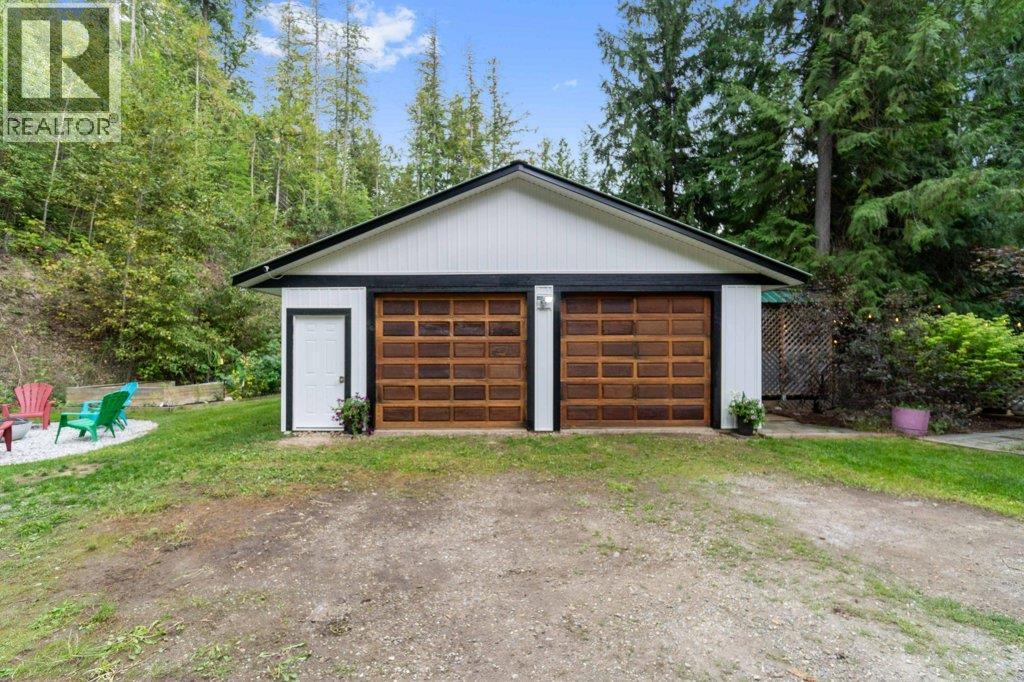 9048 Hummingbird Drive, Swansea Point, BC - Outdoor