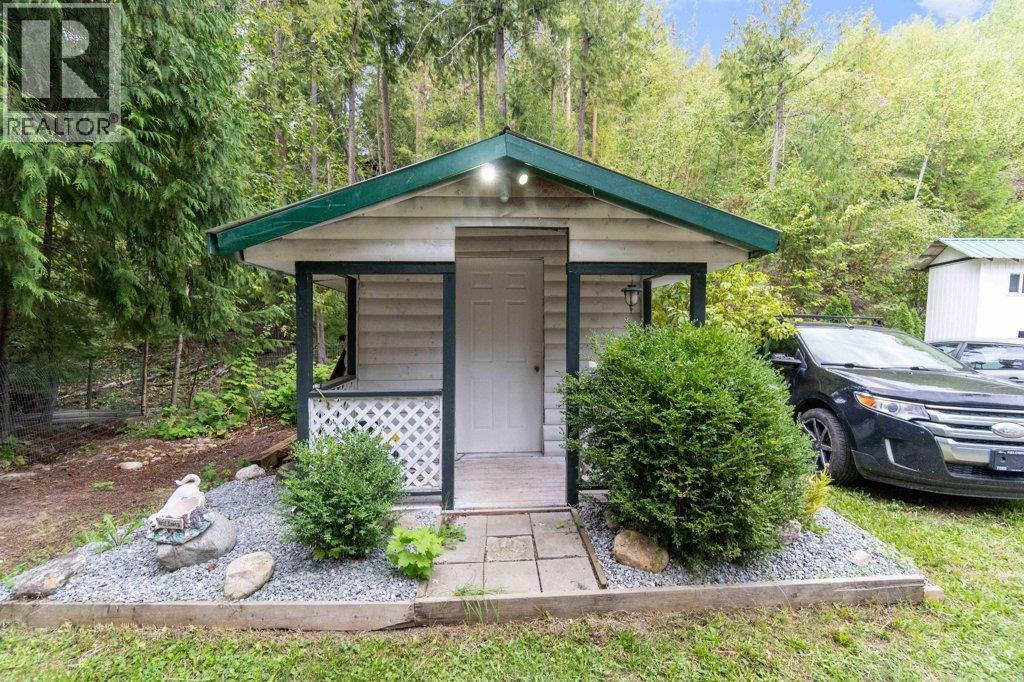 9048 Hummingbird Drive, Swansea Point, BC - Outdoor