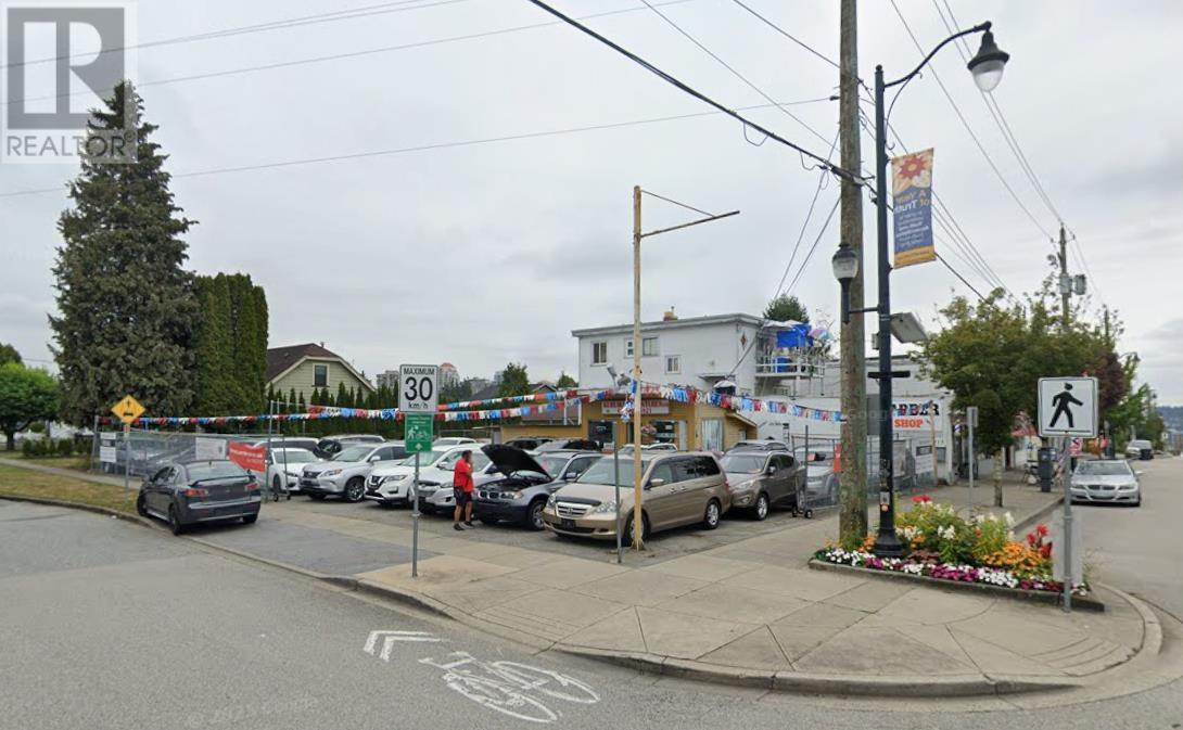 909 913 915 Twelfth Street, New Westminster, BC