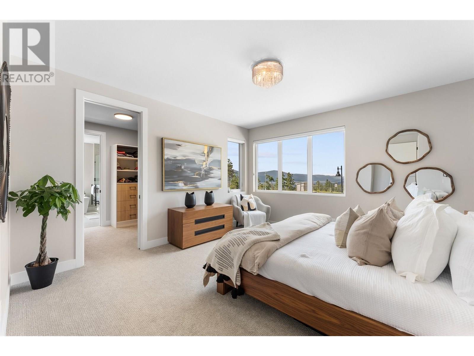 3645 Mckinley Beach Drive, Kelowna, BC - Indoor Photo Showing Bedroom