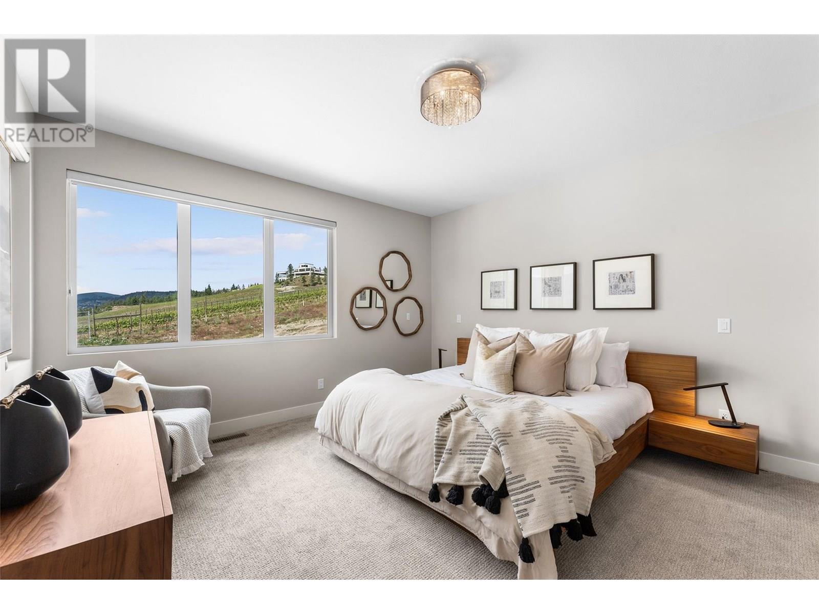 3645 Mckinley Beach Drive, Kelowna, BC - Indoor Photo Showing Bedroom