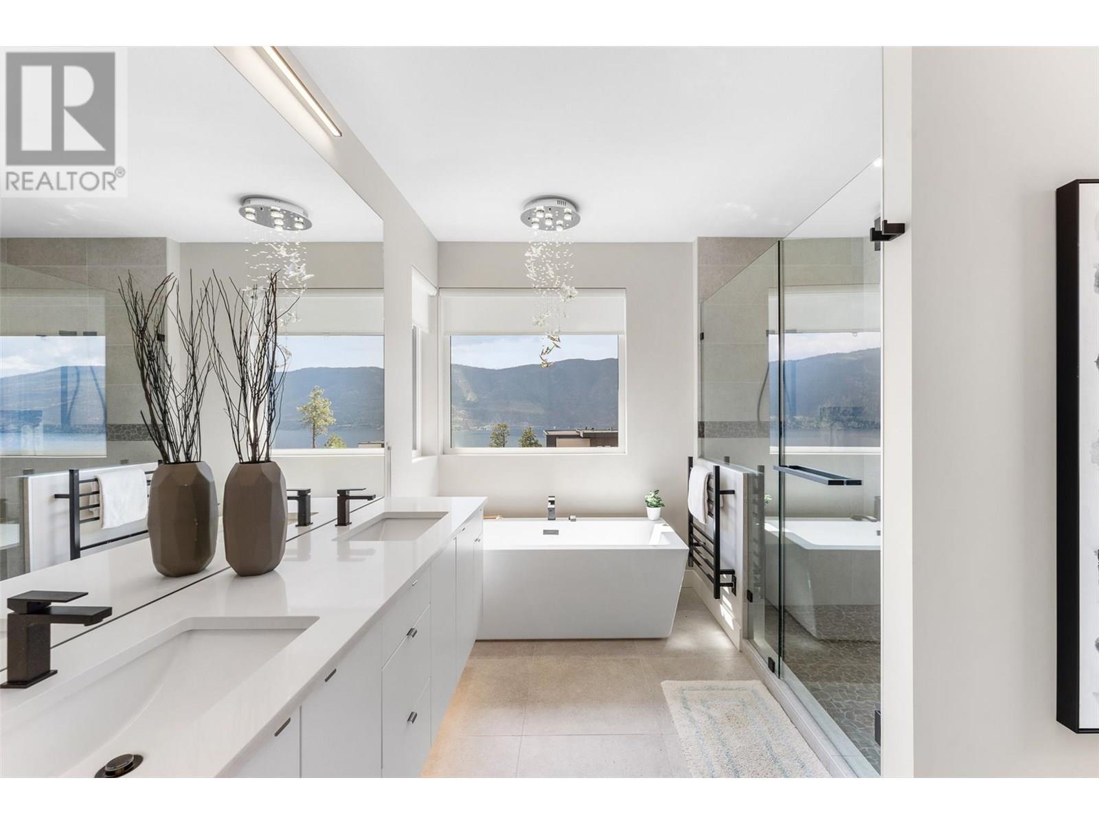 3645 Mckinley Beach Drive, Kelowna, BC - Indoor