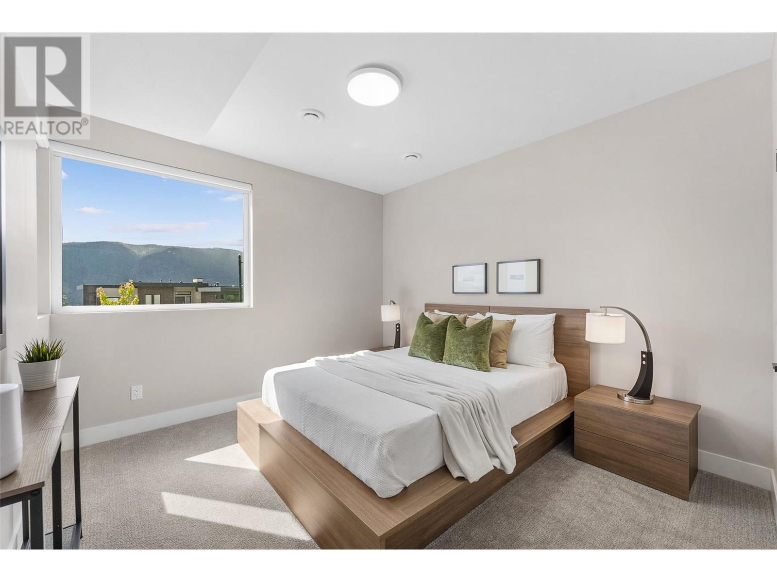 3645 Mckinley Beach Drive, Kelowna, BC - Indoor Photo Showing Bedroom