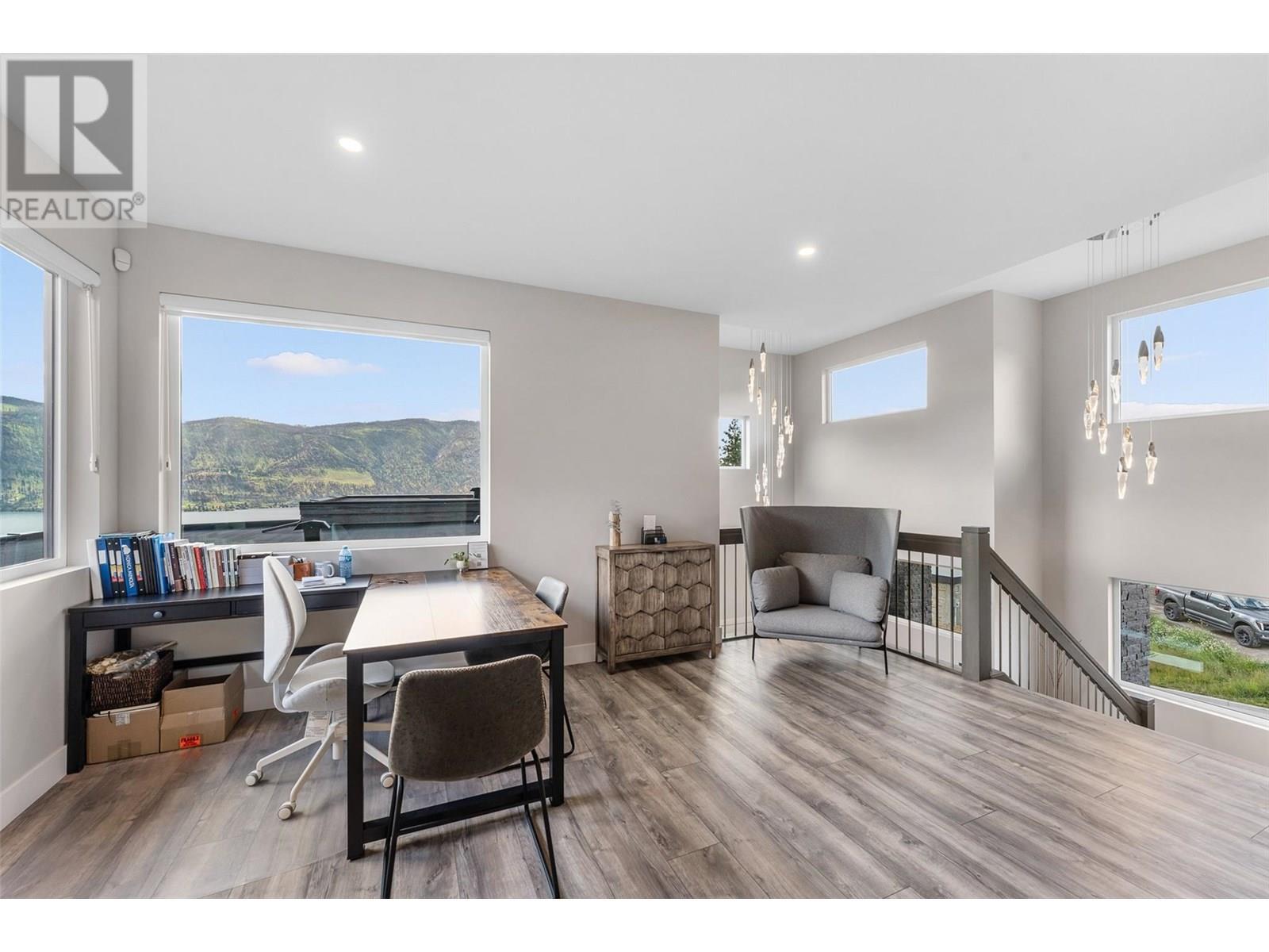 3645 Mckinley Beach Drive, Kelowna, BC - Indoor