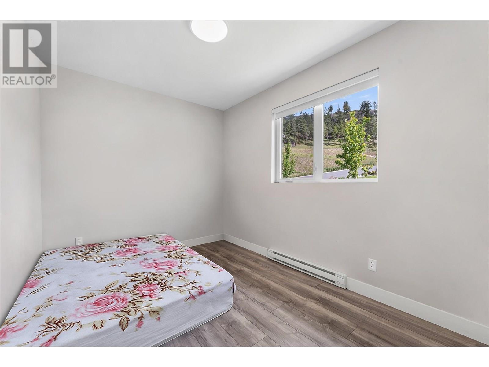 3645 Mckinley Beach Drive, Kelowna, BC - Indoor Photo Showing Bedroom