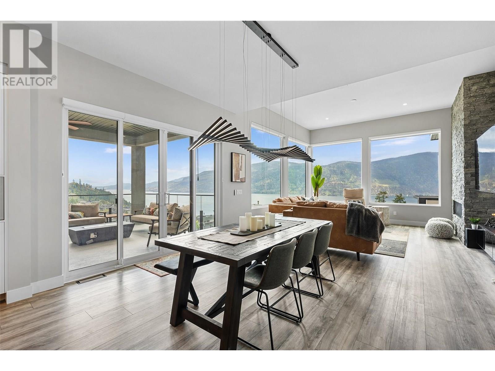 3645 Mckinley Beach Drive, Kelowna, BC - Indoor