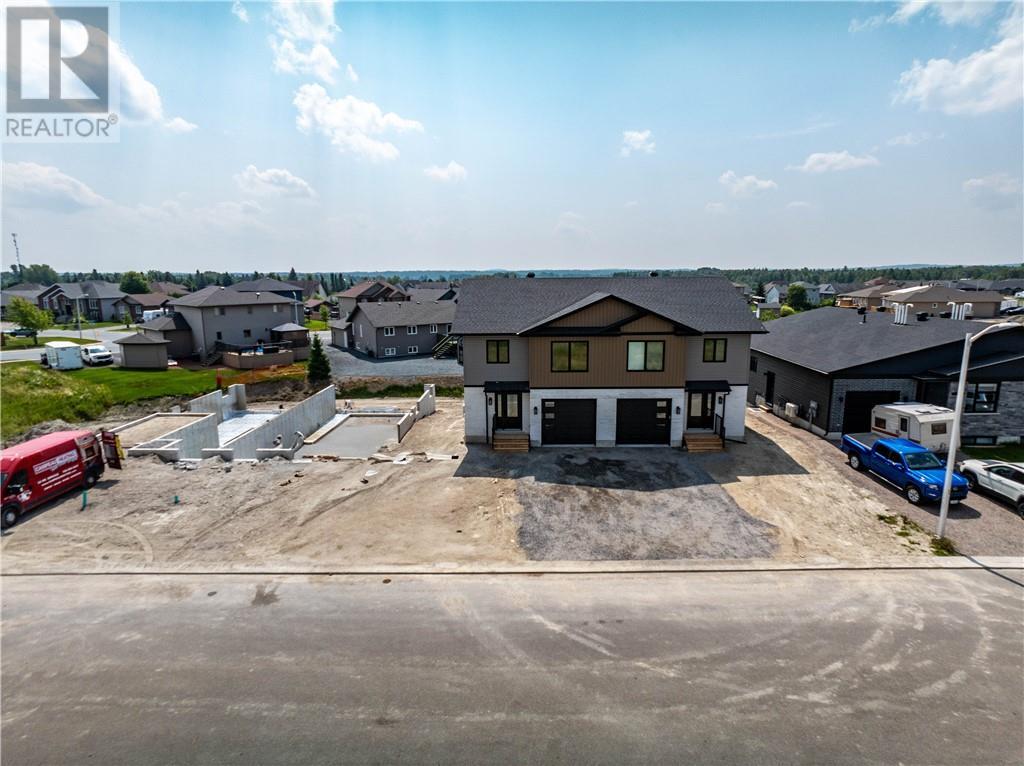 2952 Ruby Street, Chelmsford, ON - Outdoor