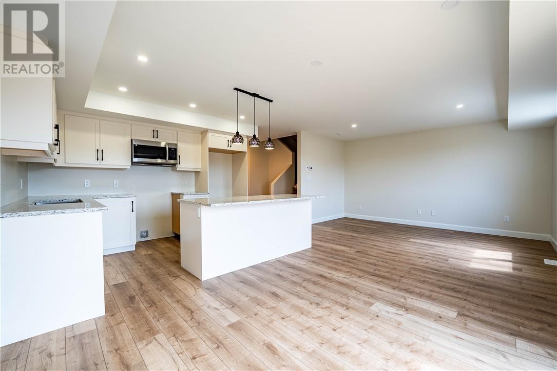 2952 Ruby Street, Chelmsford, ON - Indoor Photo Showing Kitchen