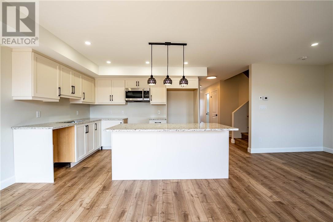 2952 Ruby Street, Chelmsford, ON - Indoor Photo Showing Kitchen