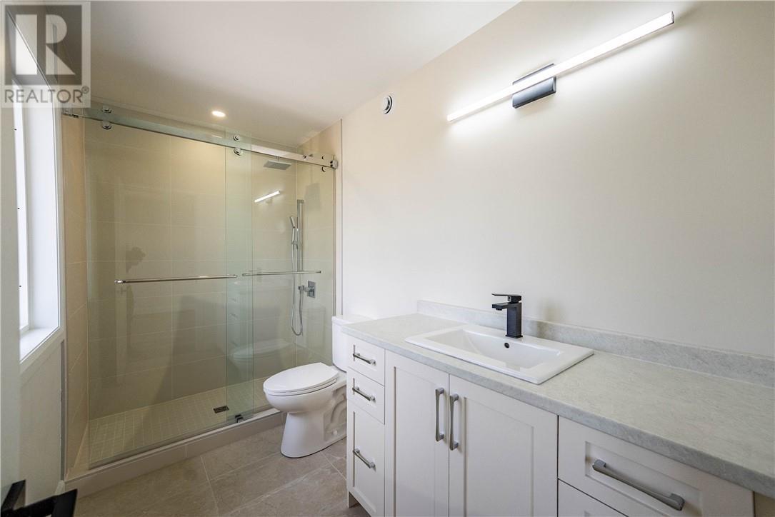 2952 Ruby Street, Chelmsford, ON - Indoor Photo Showing Bathroom