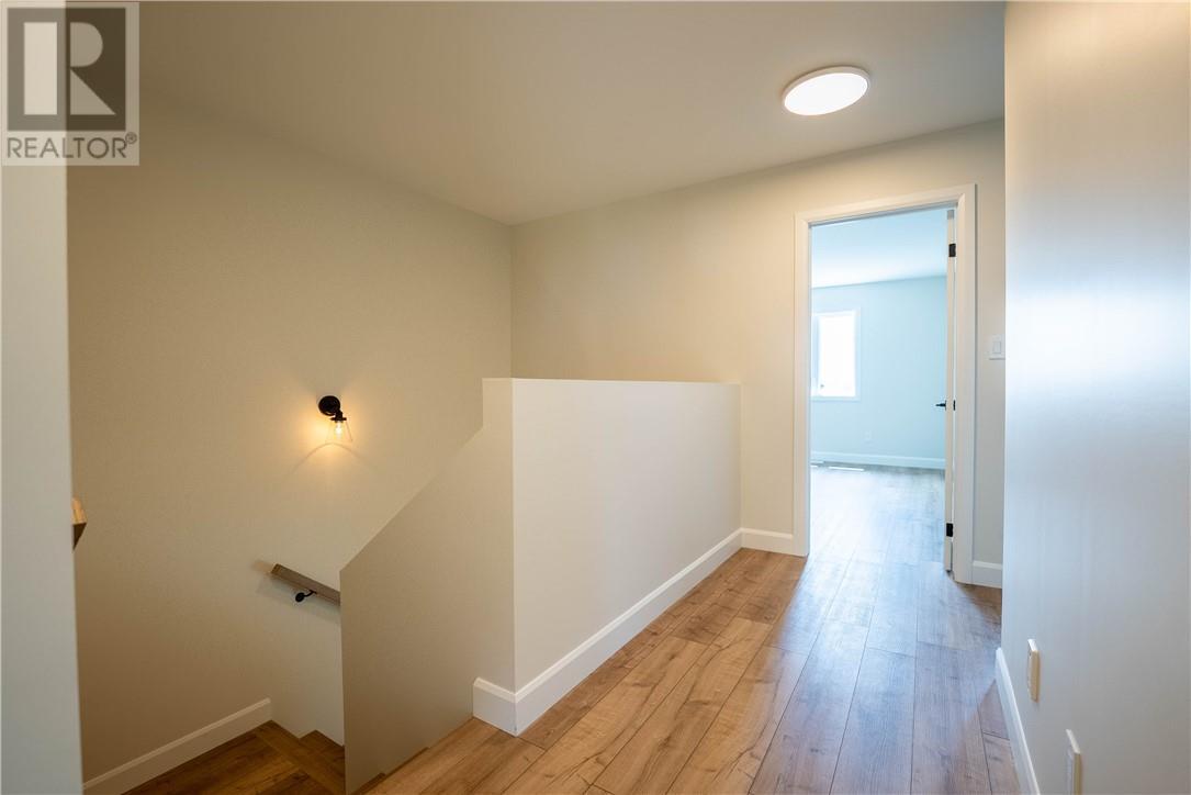 2952 Ruby Street, Chelmsford, ON - Indoor Photo Showing Other Room