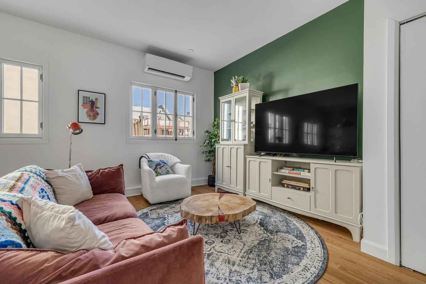 Salon - 303-43 Rue D'Auteuil, Québec (La Cité-Limoilou), QC