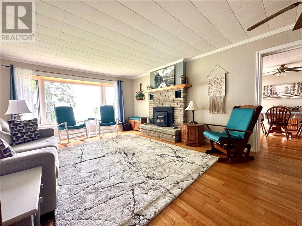 1393 A & B Highway 551, Mindemoya, Manitoulin Island, ON - Indoor Photo Showing Living Room With Fireplace