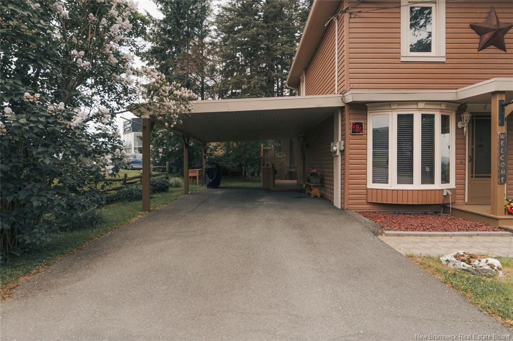 696 Victoria St, Edmundston, NB