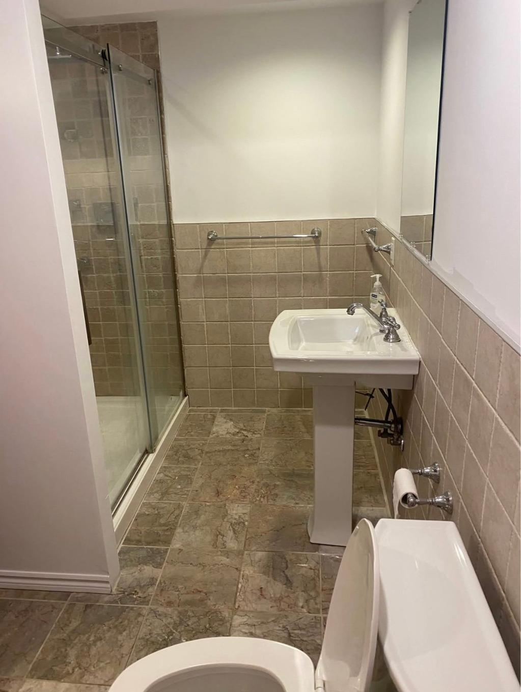 Bathroom - 2184 Rue Addington, Montréal (Côte-Des-Neiges/Notre-Dame-De-Grâce), QC - Indoor Photo Showing Bathroom