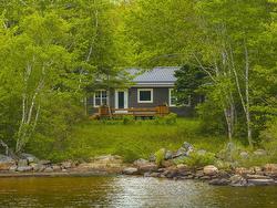 7 Daylily Lane Lake Charlotte, NS B0J 1L0