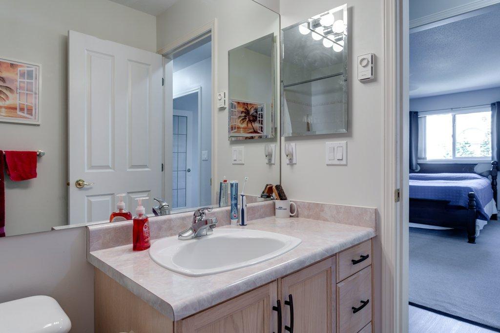 306-3850 Brown Road, West Kelowna, BC - Indoor Photo Showing Bathroom