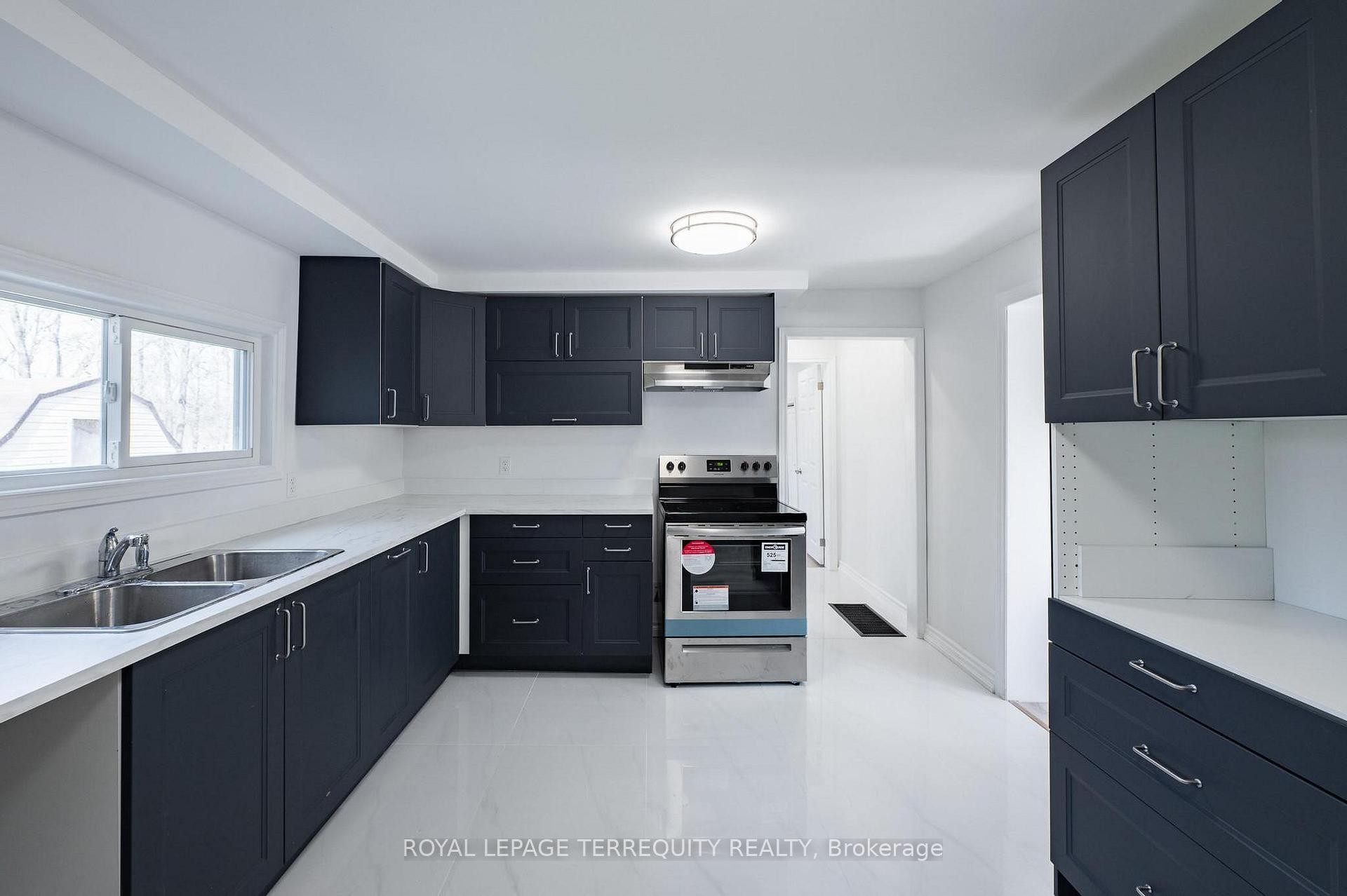 109 Forsyth Street, Marmora And Lake, ON - Indoor Photo Showing Kitchen With Double Sink