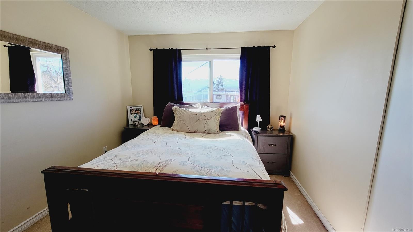 401-175 Centennial Dr, Courtenay, BC - Indoor Photo Showing Bedroom