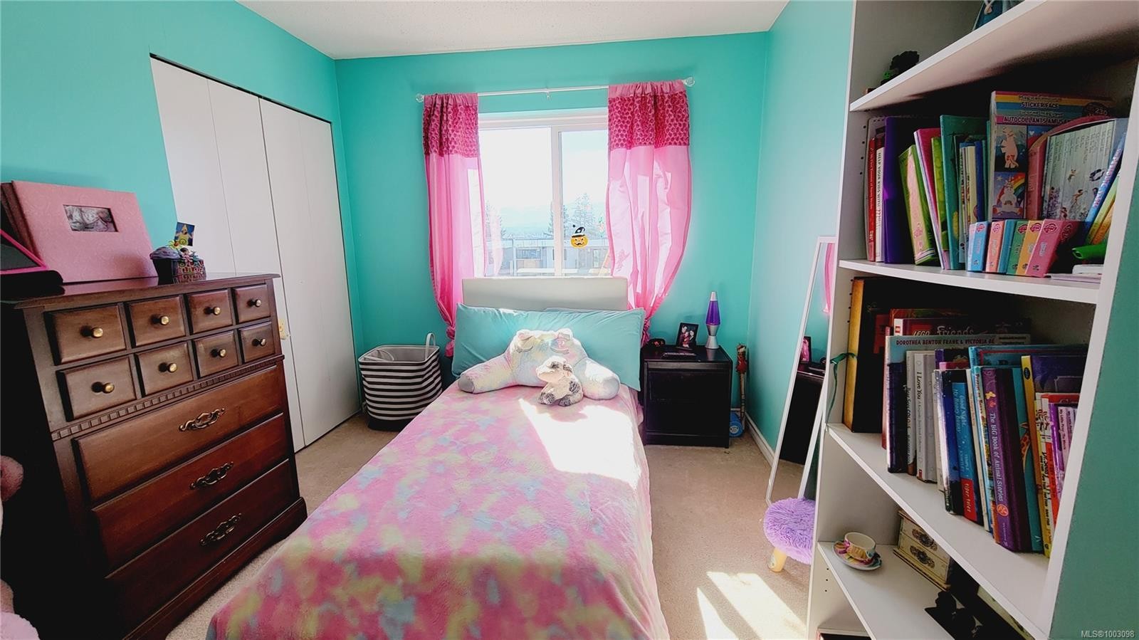 401-175 Centennial Dr, Courtenay, BC - Indoor Photo Showing Bedroom