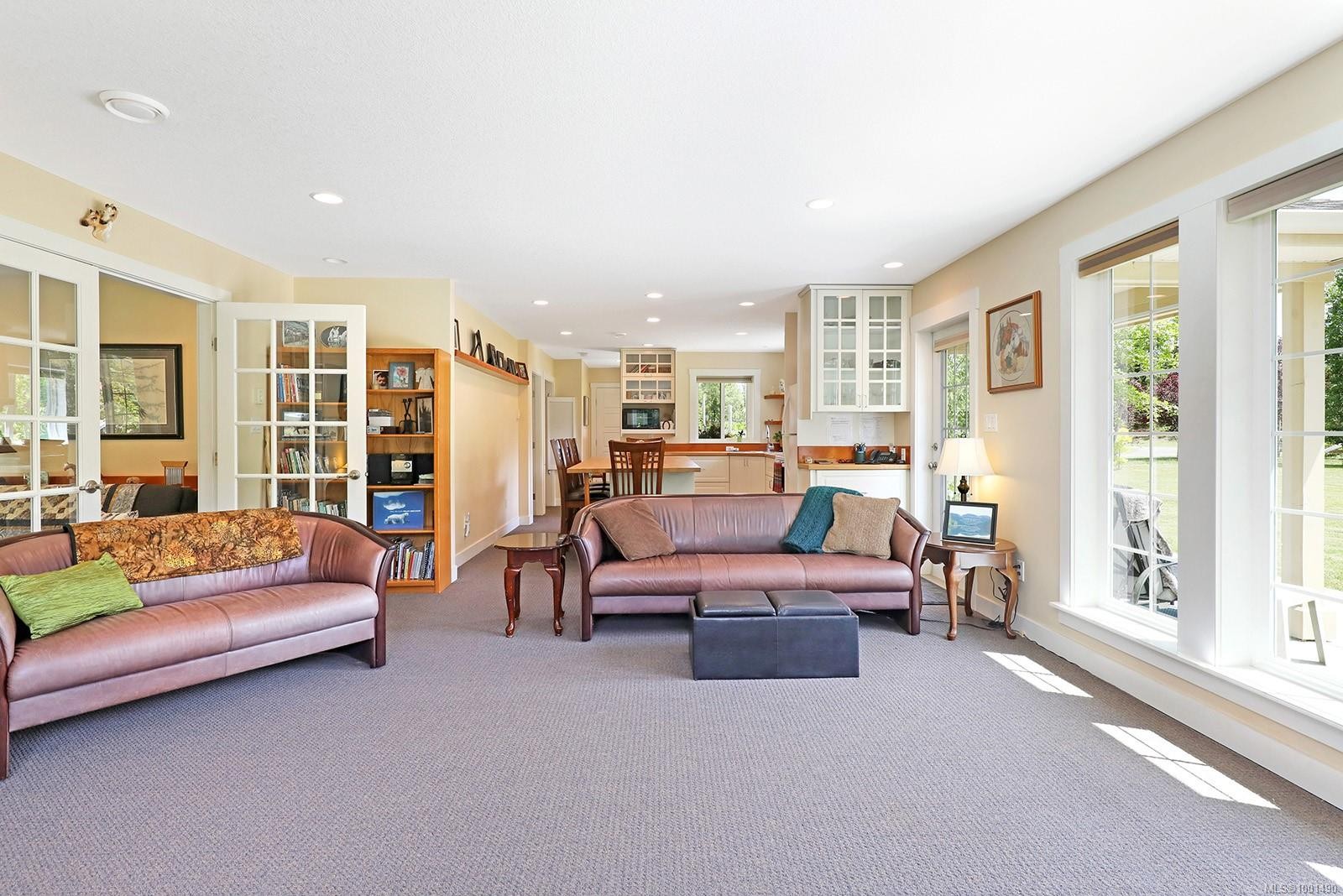 1195 Burbank Rd, Qualicum Beach, BC