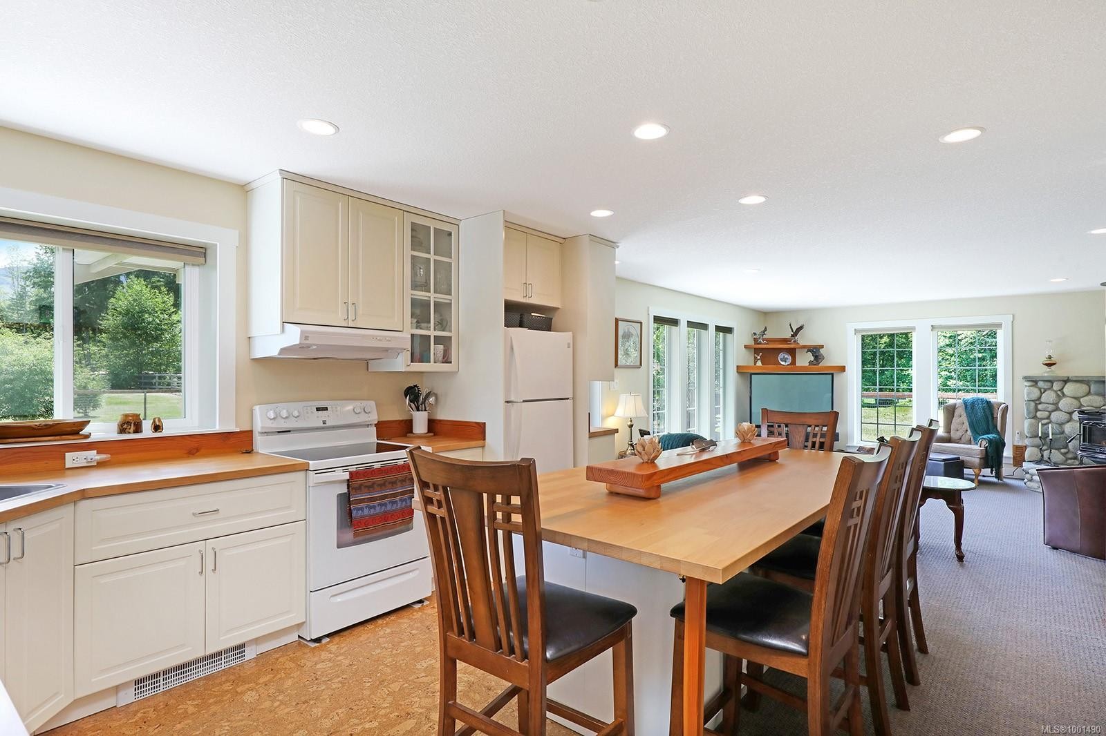 1195 Burbank Rd, Qualicum Beach, BC