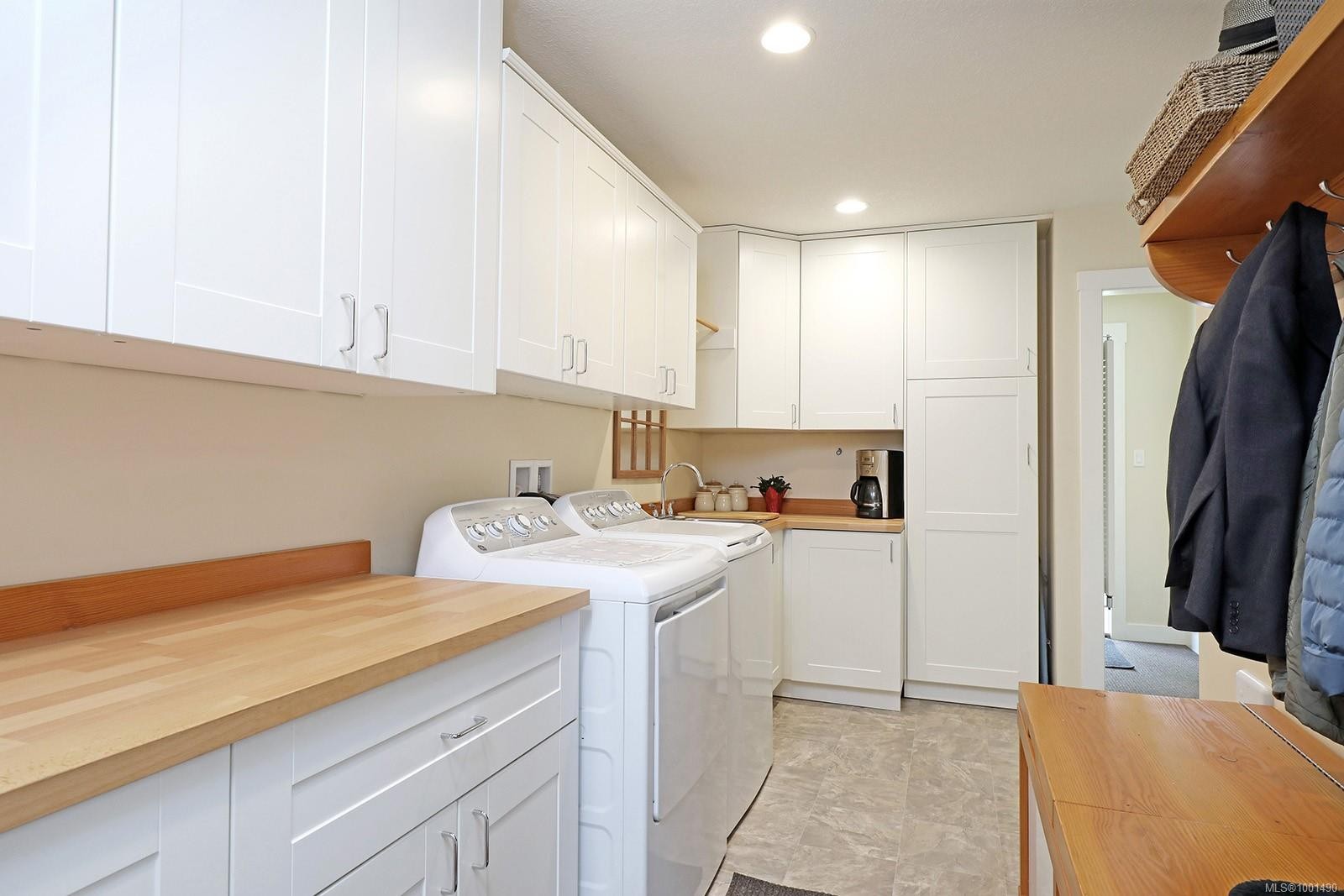 1195 Burbank Rd, Qualicum Beach, BC